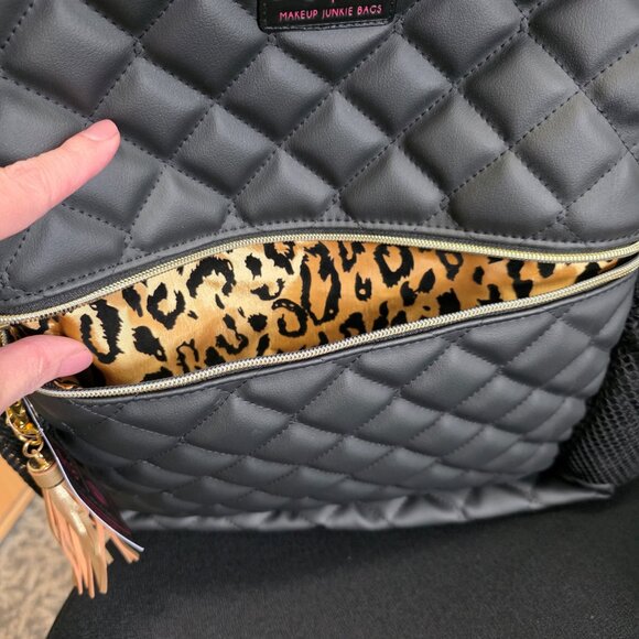 MJ Makeup Junkie Quilted Onyx Academic Backpack - Picture 4 of 7